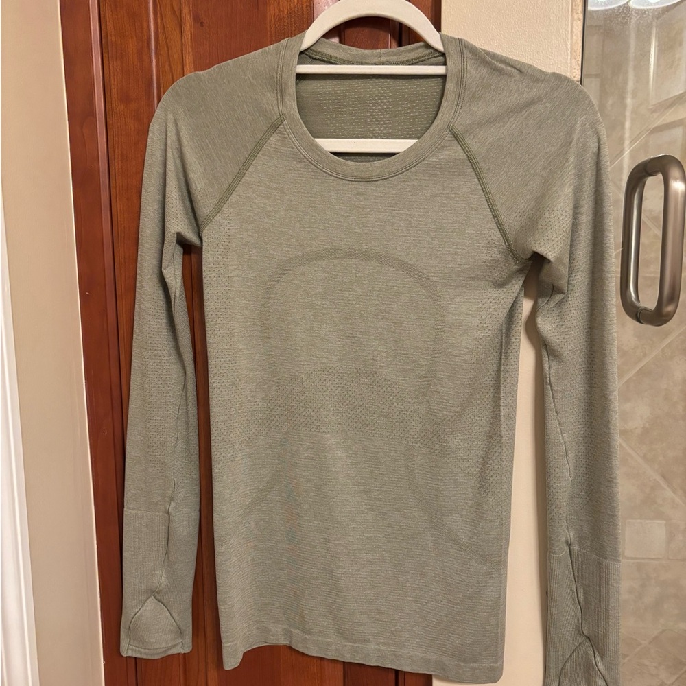 Lululemon Swiftly Tech Long Sleeve Top